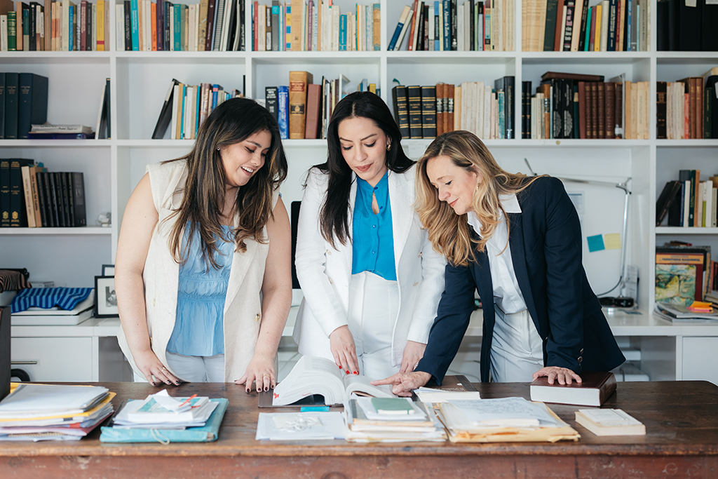 NOTARY SERVICES, PROCESSING LEGAL DOCUMENTS